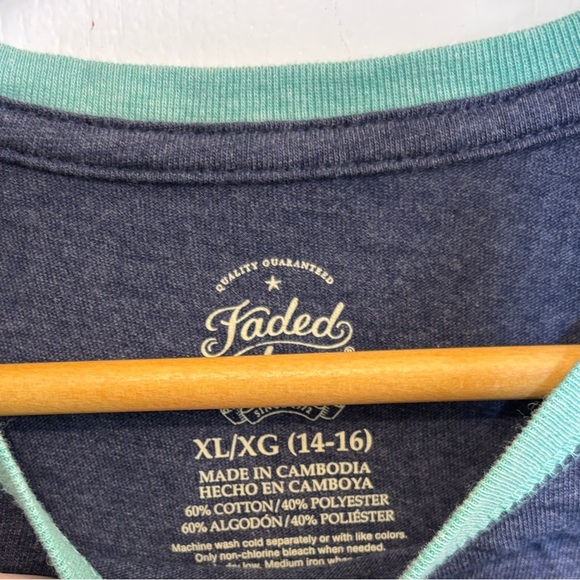 Faded Glory Blue and White Short Sleeve Tee - Picture 3 of 3